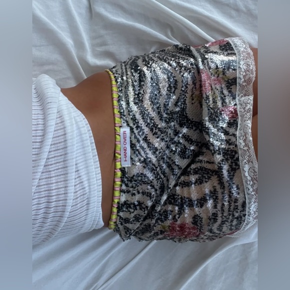 NWT HAND OVER SEQUIN MINI SKIRT - Picture 3 of 5